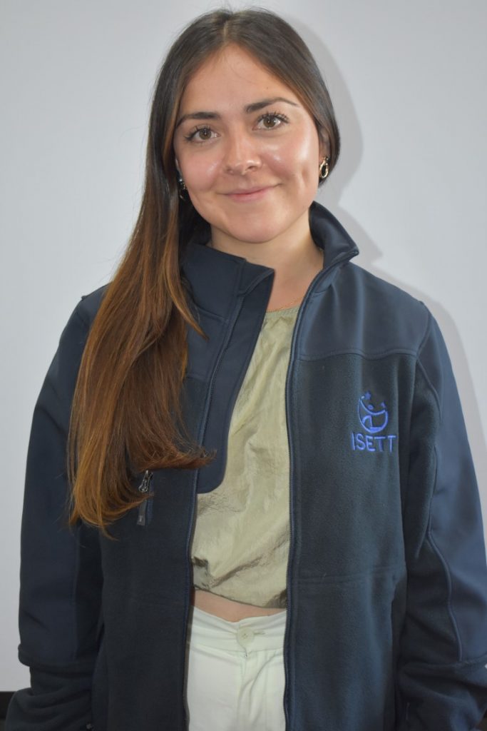 Alison Elvira Larrachea Vega